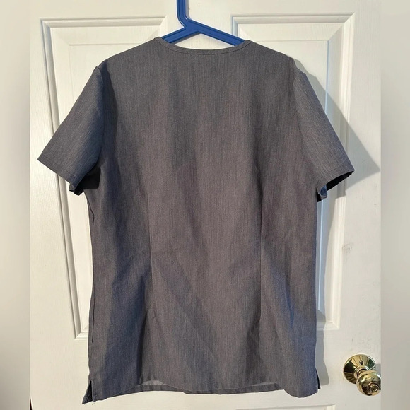 FIGS XS 5 Pocket Gray Scrub Top Professional Nursing Uniform Separates - Picture 2 of 5